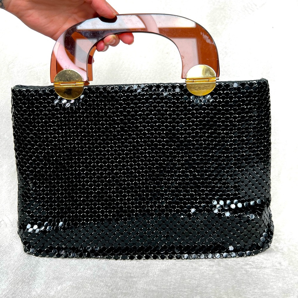 Retro fashion clutch with handles